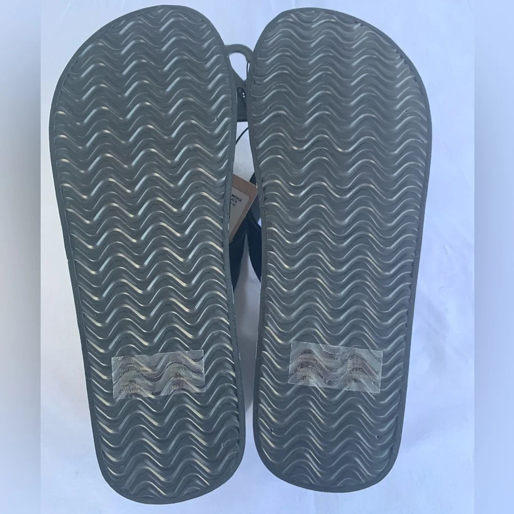 Muk Luks Printed Flip Flop Wedge size 10 - Picture 5 of 9